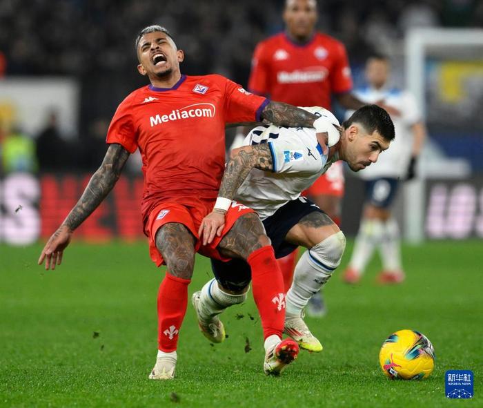 包含佛罗伦萨客场痛失胜利，降级危机加重的词条