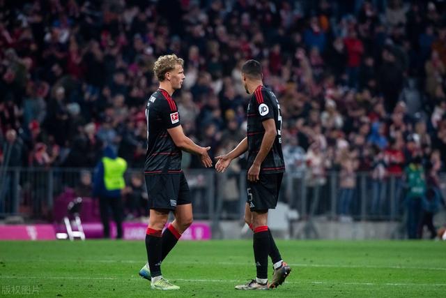 开云体育app下载-关于弗赖堡队员受伤，影响球队士气的信息