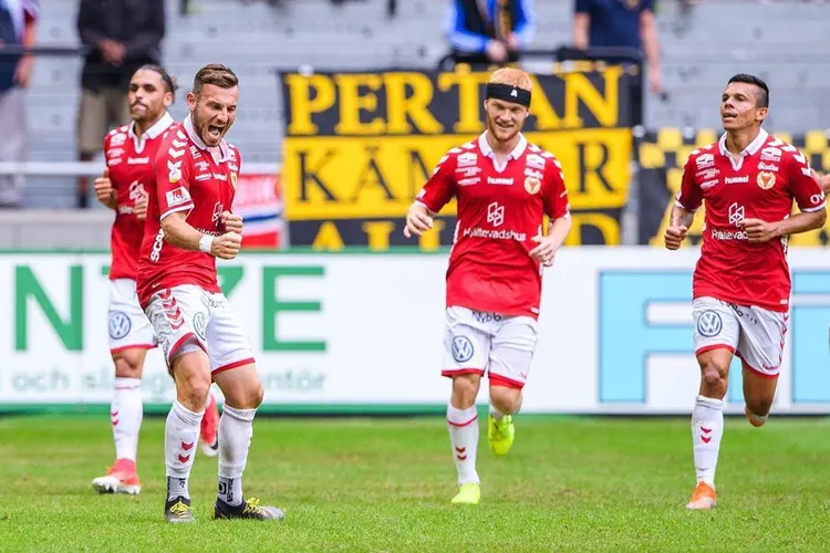 科隆主场抢分，稳固中游位置表现的简单介绍