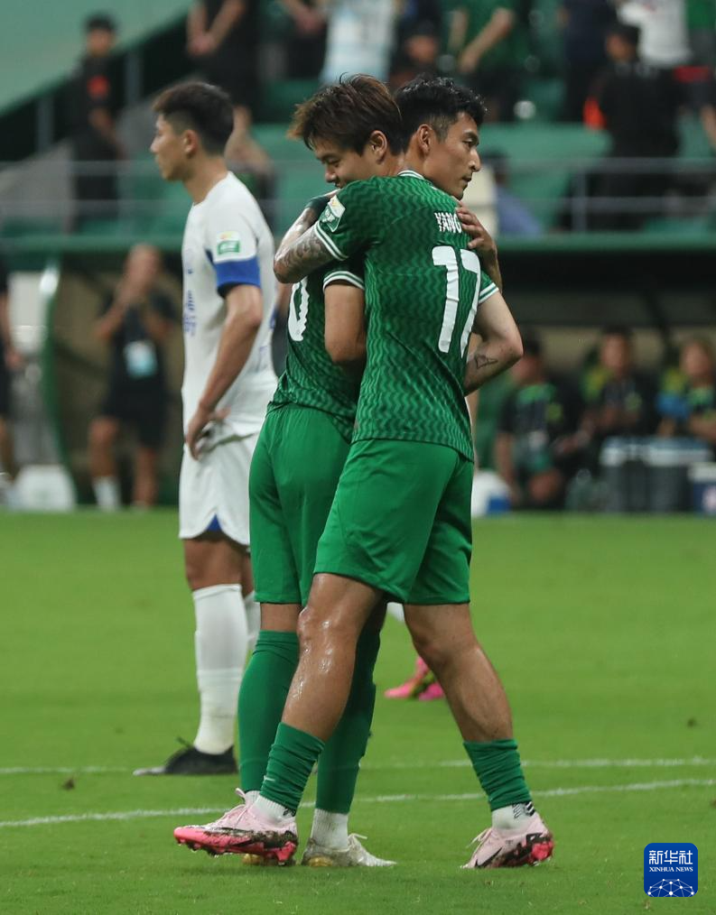 开云体育网页版-中国足球运动员在比赛中展现出色技术