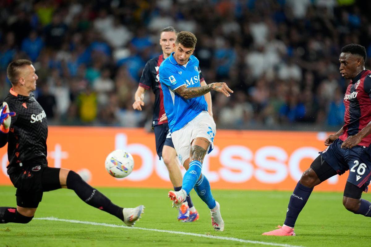 开云体育官网-那不勒斯主场大胜，士气高涨