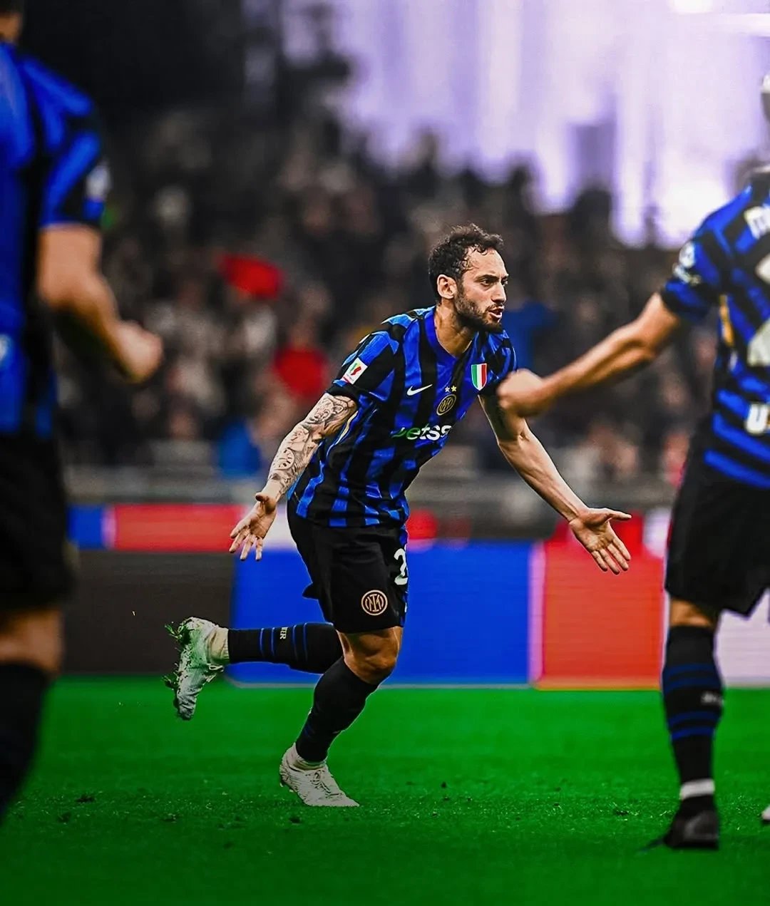 包含AC米兰遭遇两连败，前景堪忧的词条