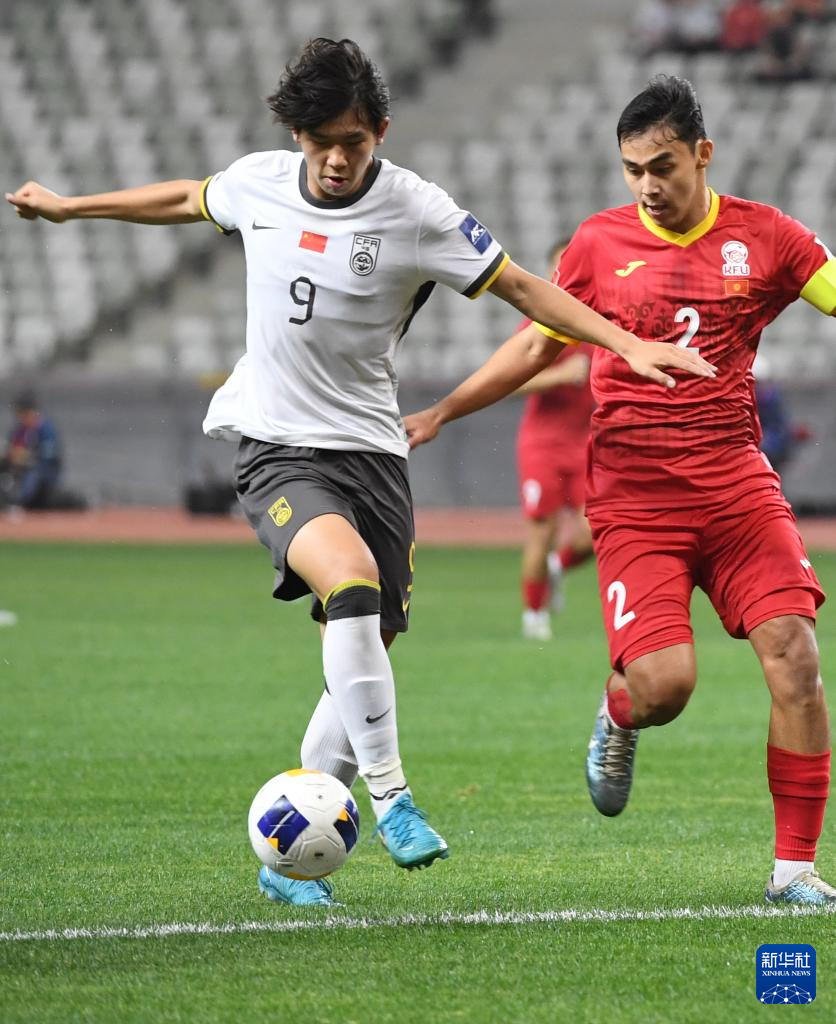 开云体育官网入口-亚洲足球赛场的惊险瞬间回顾